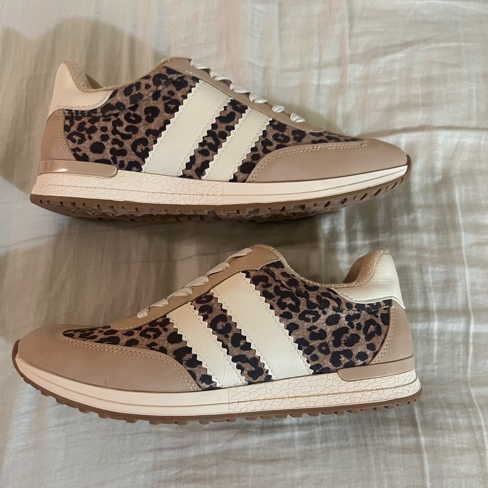 DV by Dolce Vita Jammy Leopard Shoes - Picture 3 of 6